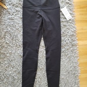 Lululemon Wunderunder black